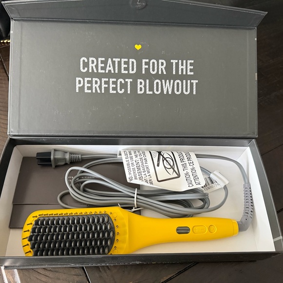 Drybar - The brush crush heated straightening brush